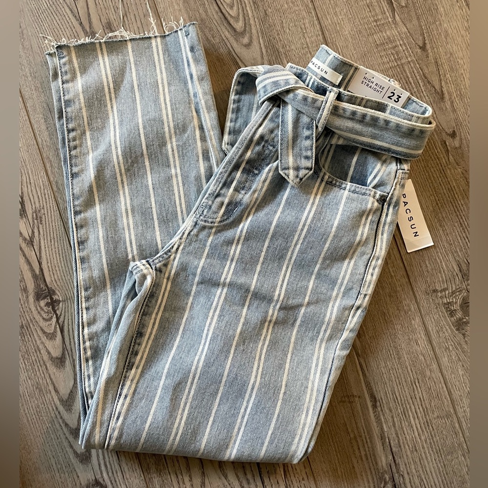 NWT!! Highrise straight leg jeans with tie